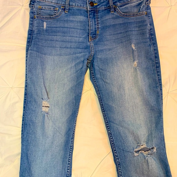 Hollister | Distressed Skinny Jeans - Picture 2 of 3
